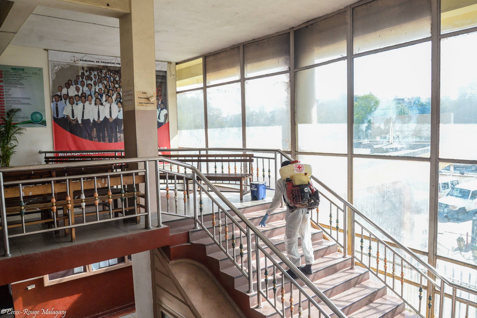 Désinfection du 𝐌𝐢𝐧𝐢𝐬𝐭𝐞̀𝐫𝐞𝐬 𝐝𝐞 𝐆𝐚𝐫𝐝𝐞𝐬 𝐝𝐞𝐬 𝐒𝐜𝐞𝐚𝐮𝐱 𝐞𝐭 𝐝𝐞 𝐥𝐚 𝐉𝐮𝐬𝐭𝐢𝐜𝐞